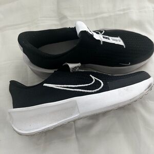 Nike Interact Run Easyon Running Shoes Womens 9.5 Black Slip On Sneaker